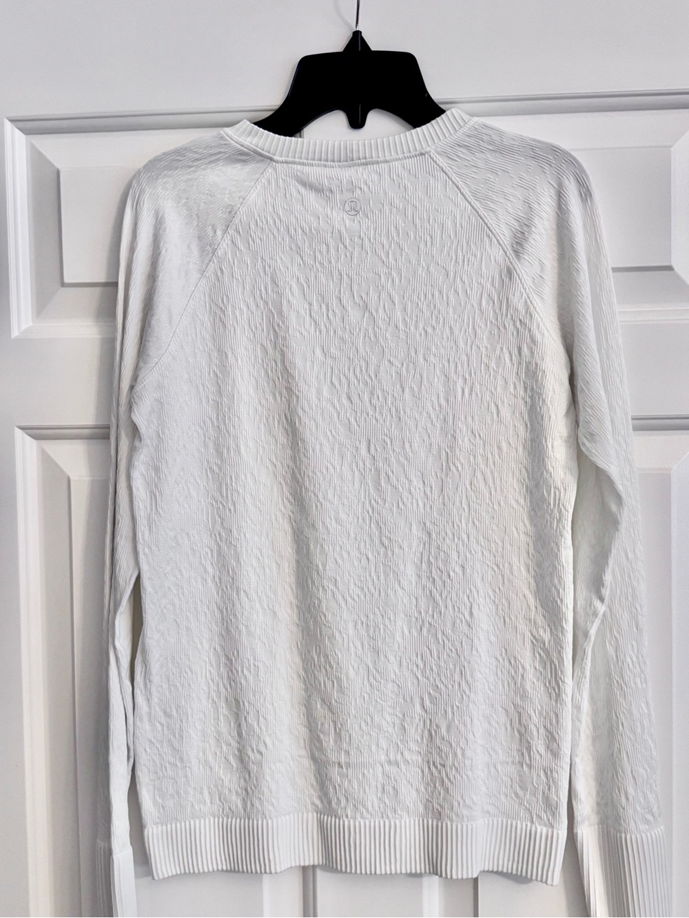 Lululemon athletica White Long Sleeve Textured Tee - Picture 2 of 3
